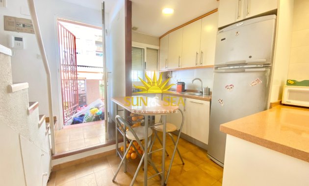 Alquiler a largo plazo - Chalet - Benidorm - Playa Poniente