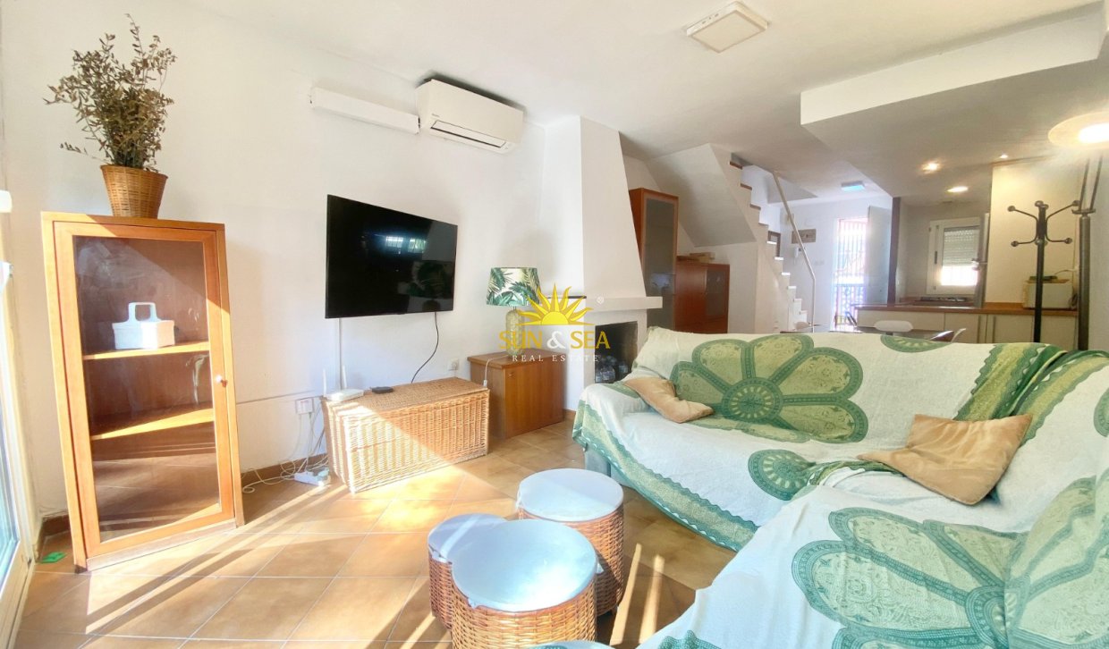 Alquiler a largo plazo - Chalet - Benidorm - Playa Poniente