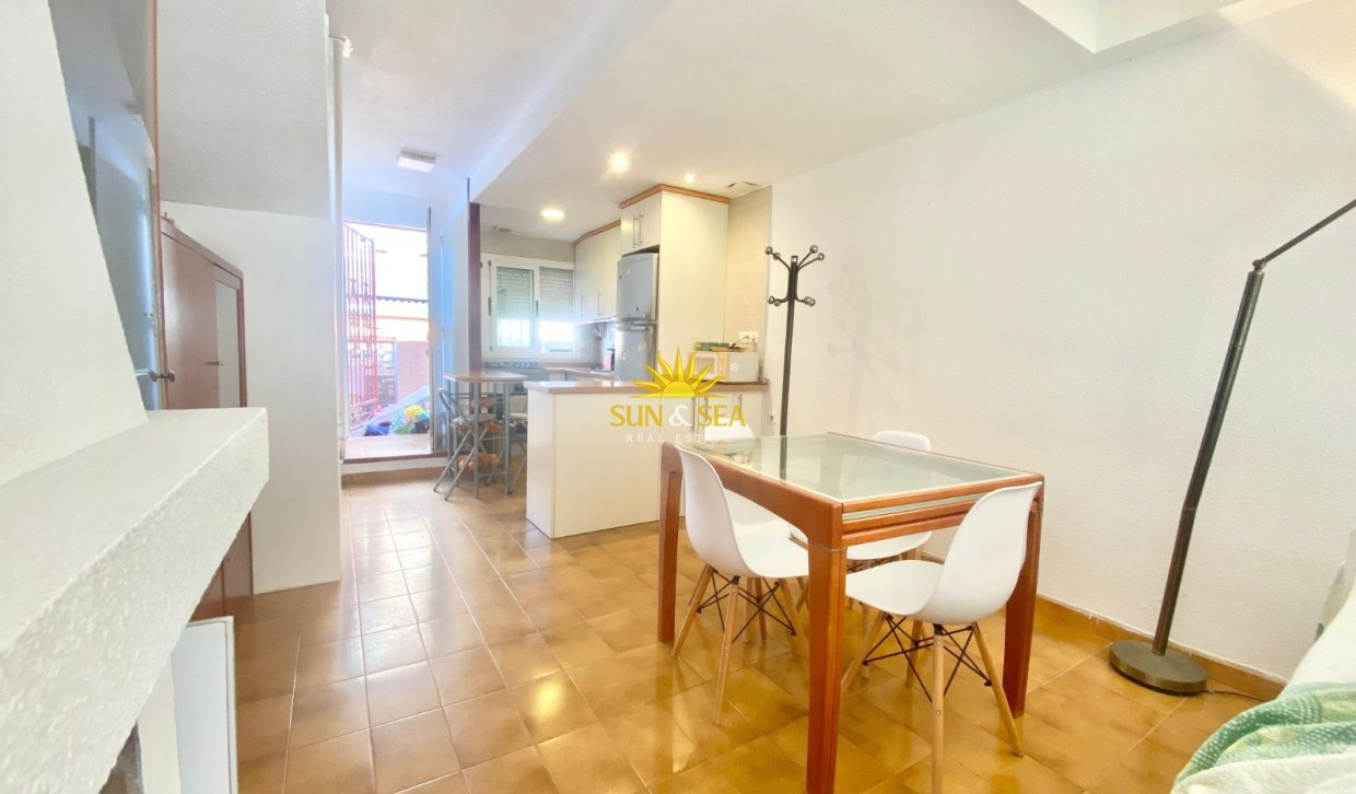 Alquiler a largo plazo - Chalet - Benidorm - Playa Poniente
