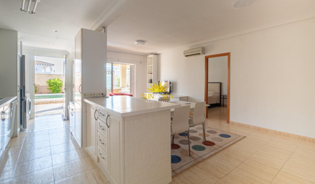 Resale - Townhouse - Orihuela Costa - Punta Prima