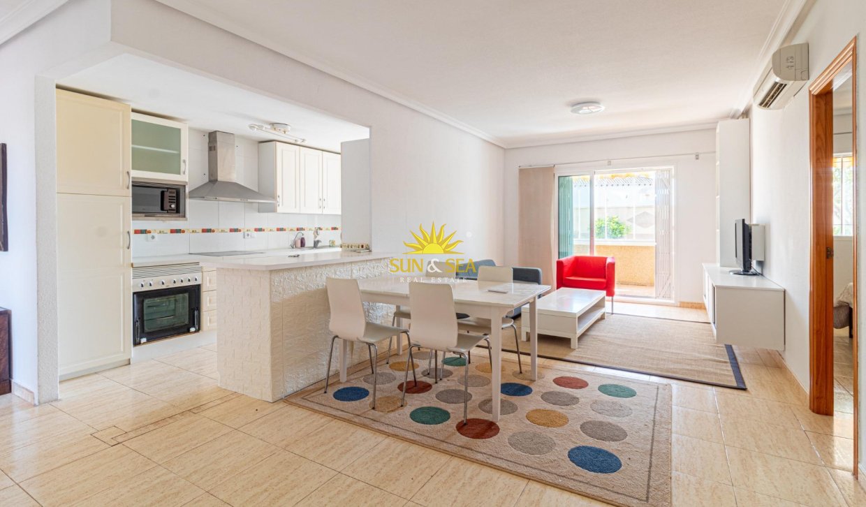 Resale - Townhouse - Orihuela Costa - Punta Prima