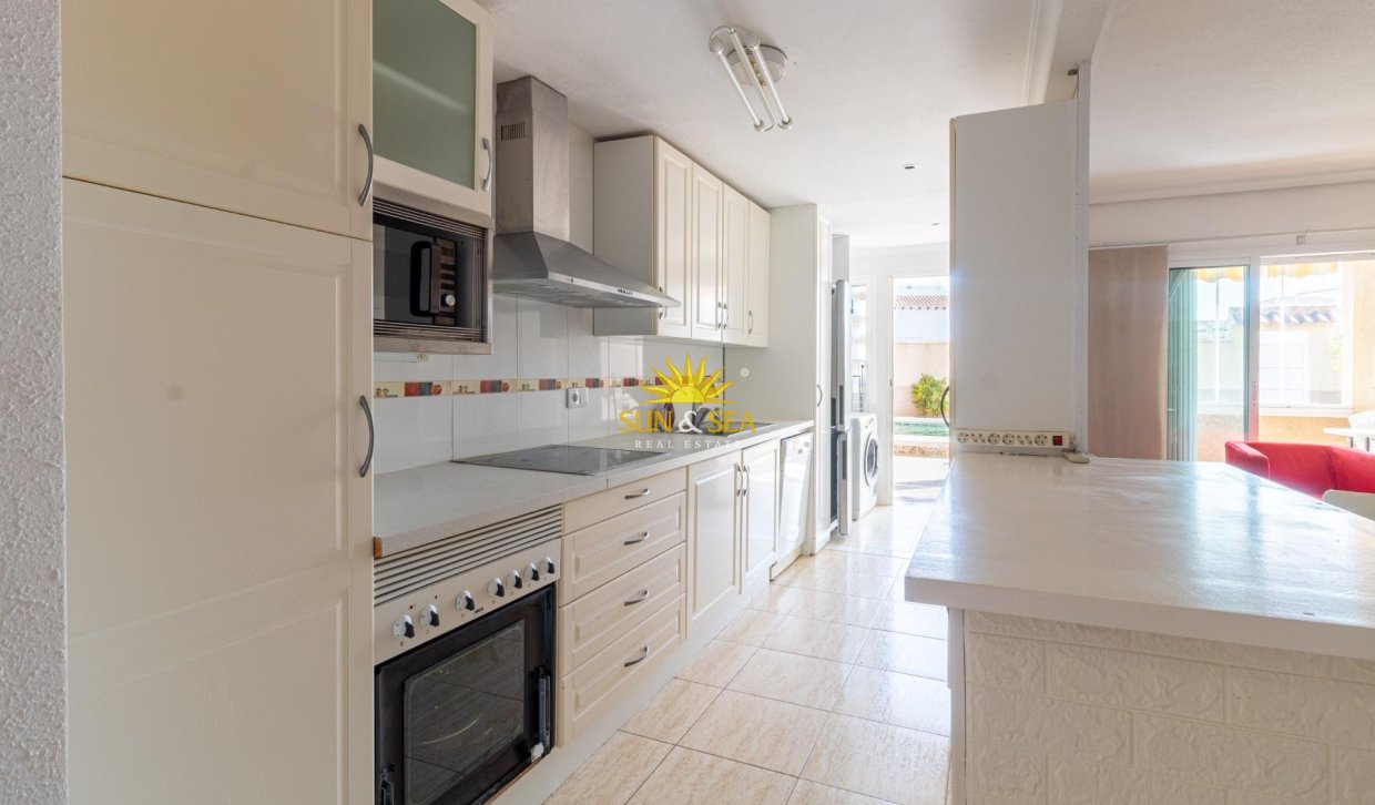 Resale - Townhouse - Orihuela Costa - Punta Prima