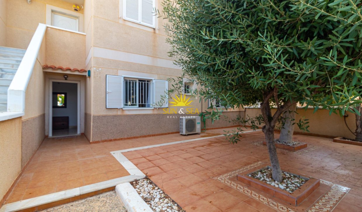 Resale - Townhouse - Orihuela Costa - Punta Prima