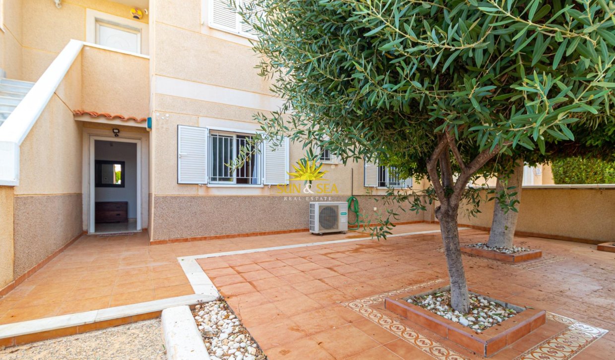 Resale - Townhouse - Orihuela Costa - Punta Prima