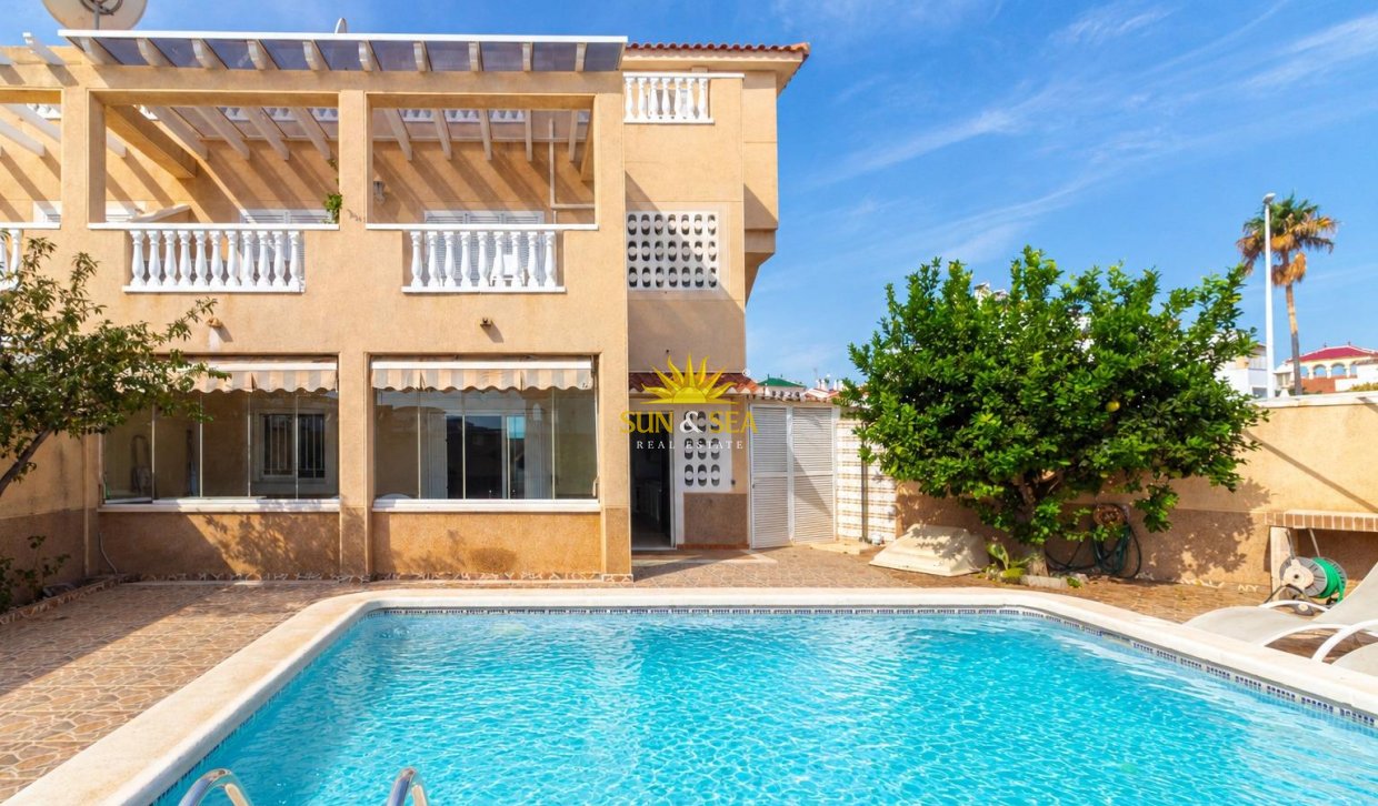 Resale - Townhouse - Orihuela Costa - Punta Prima