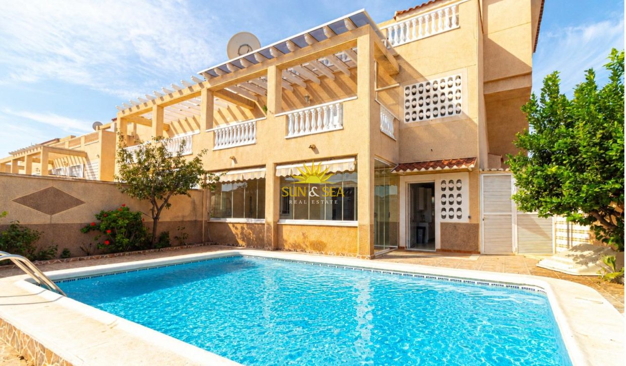 Resale - Townhouse - Orihuela Costa - Punta Prima