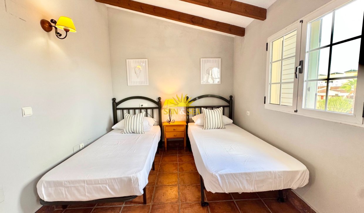 Alquiler a largo plazo - Triplex - Torrevieja - torrevieja