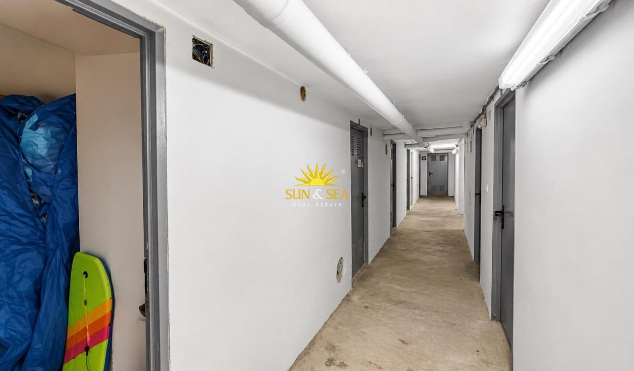Herverkoop - Storeroom -  - La Mata