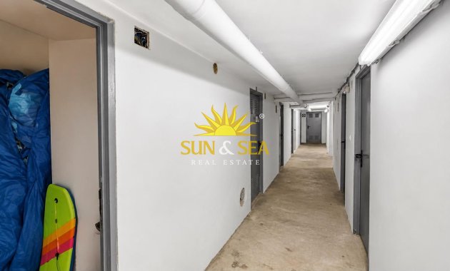 Herverkoop - Storeroom -  - La Mata