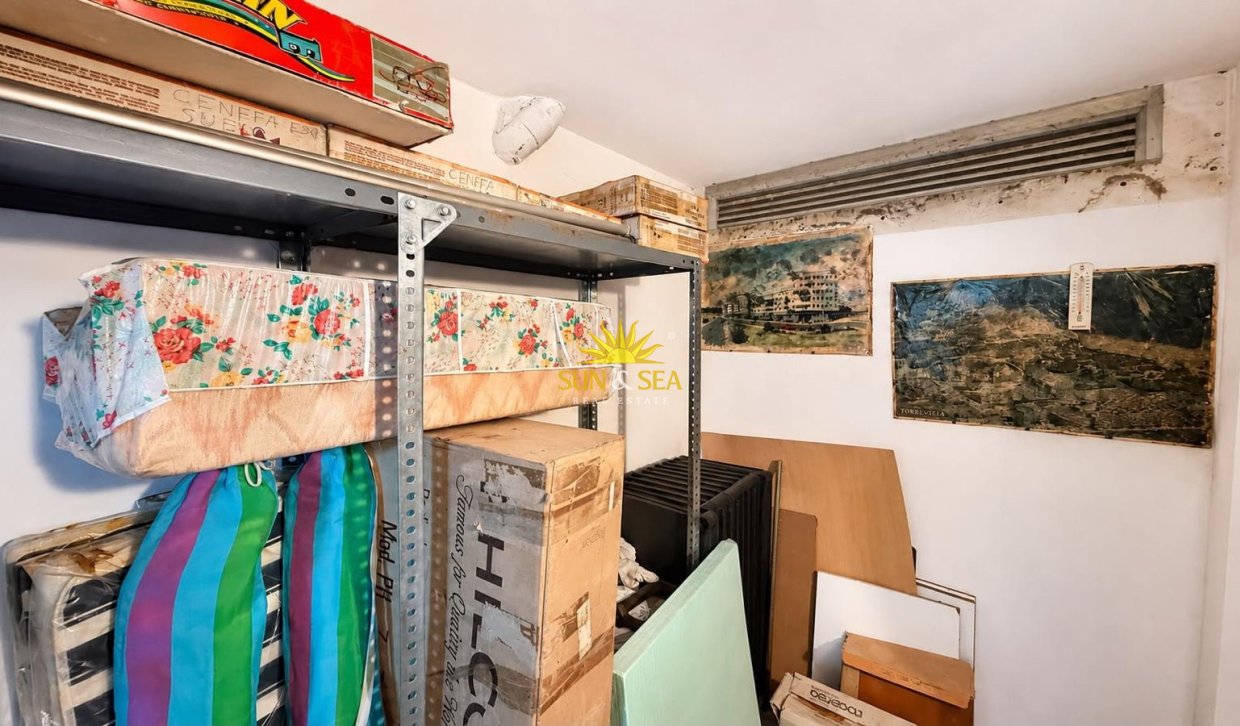 Herverkoop - Storeroom -  - La Mata