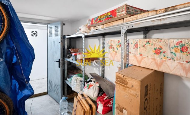 Herverkoop - Storeroom -  - La Mata