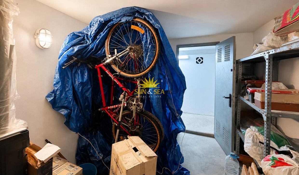 Herverkoop - Storeroom -  - La Mata