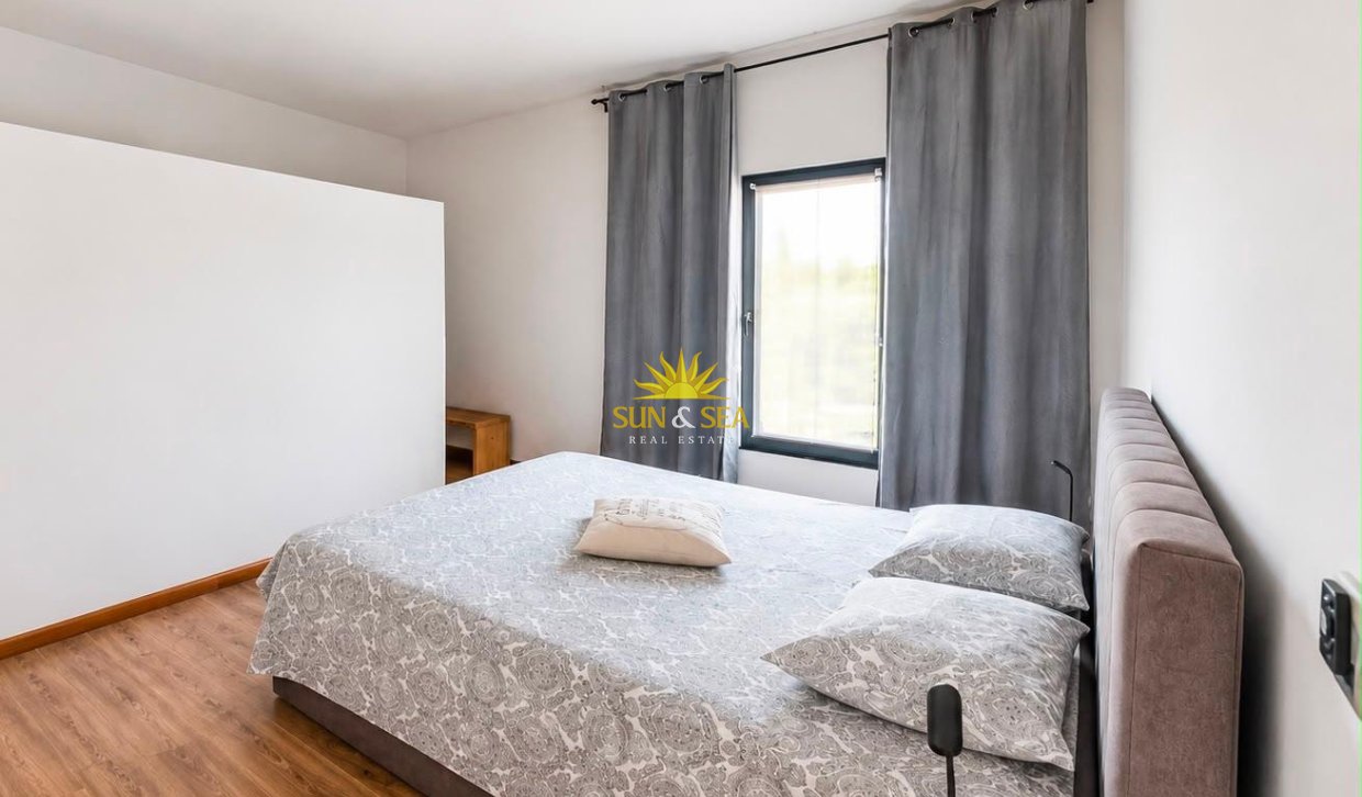 Alquiler a largo plazo - Chalet - Orihuela Costa - Montezenia