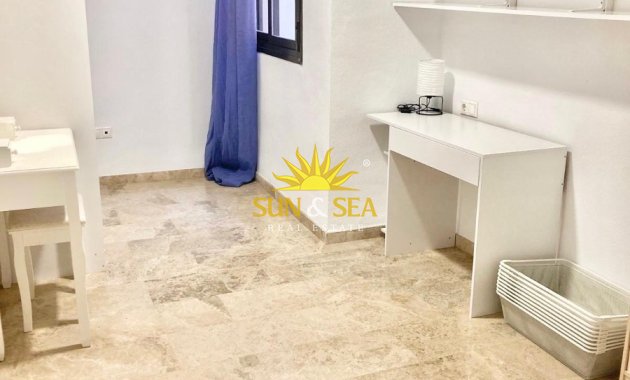 Alquiler a largo plazo - Apartamento - Alicante (Alacant)