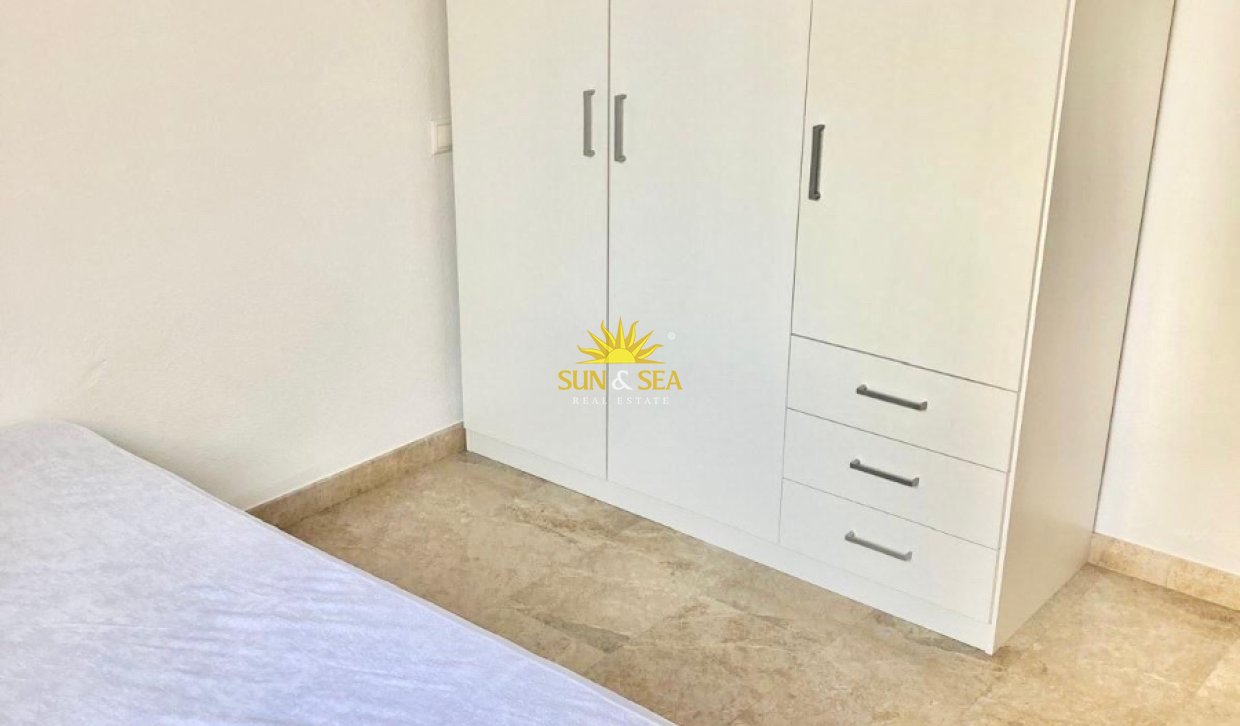 Alquiler a largo plazo - Apartamento - Alicante (Alacant)