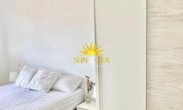 Alquiler a largo plazo - Apartamento - Alicante (Alacant)