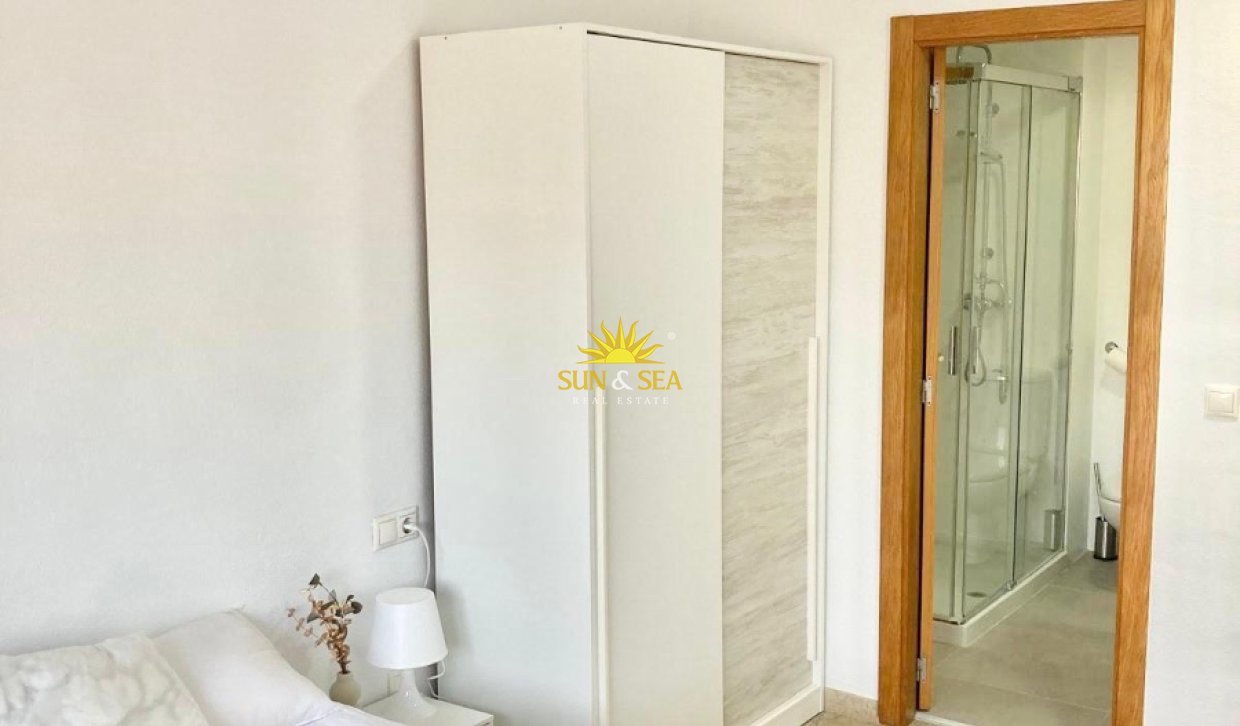 Alquiler a largo plazo - Apartamento - Alicante (Alacant)