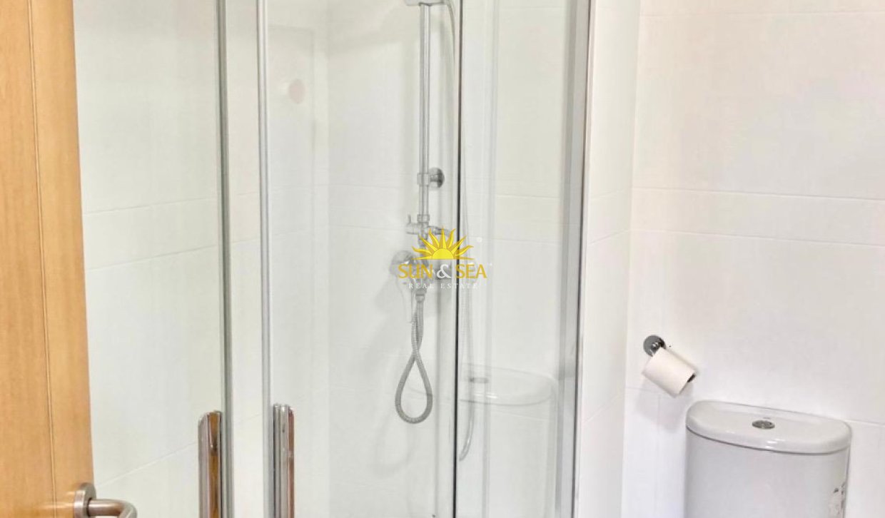 Alquiler a largo plazo - Apartamento - Alicante (Alacant)