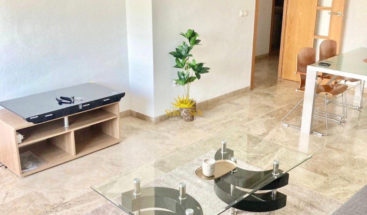 Alquiler a largo plazo - Apartamento - Alicante (Alacant)