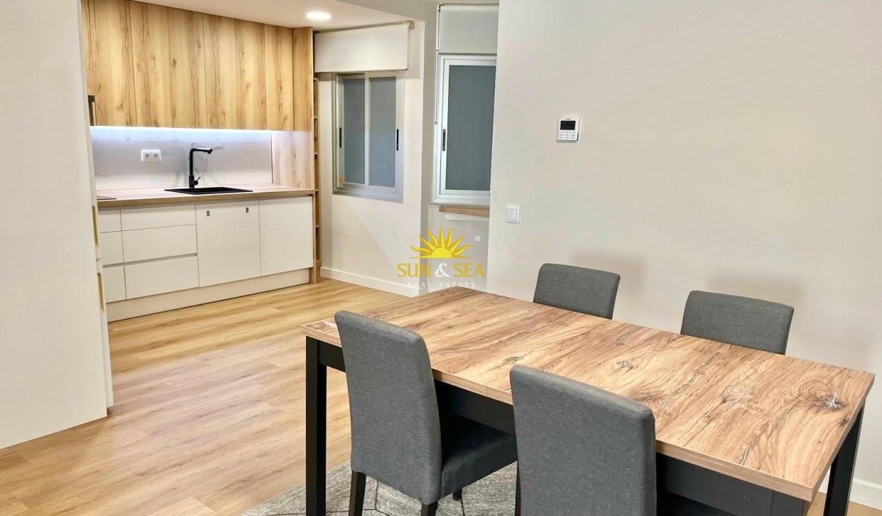 Location à long terme - Appartement - Alicante - Centro