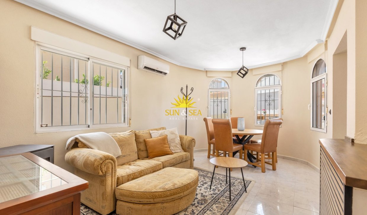Location à long terme - Villa - Torrevieja - Orihuela costa