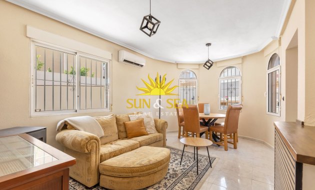 Location à long terme - Villa - Torrevieja - Orihuela costa