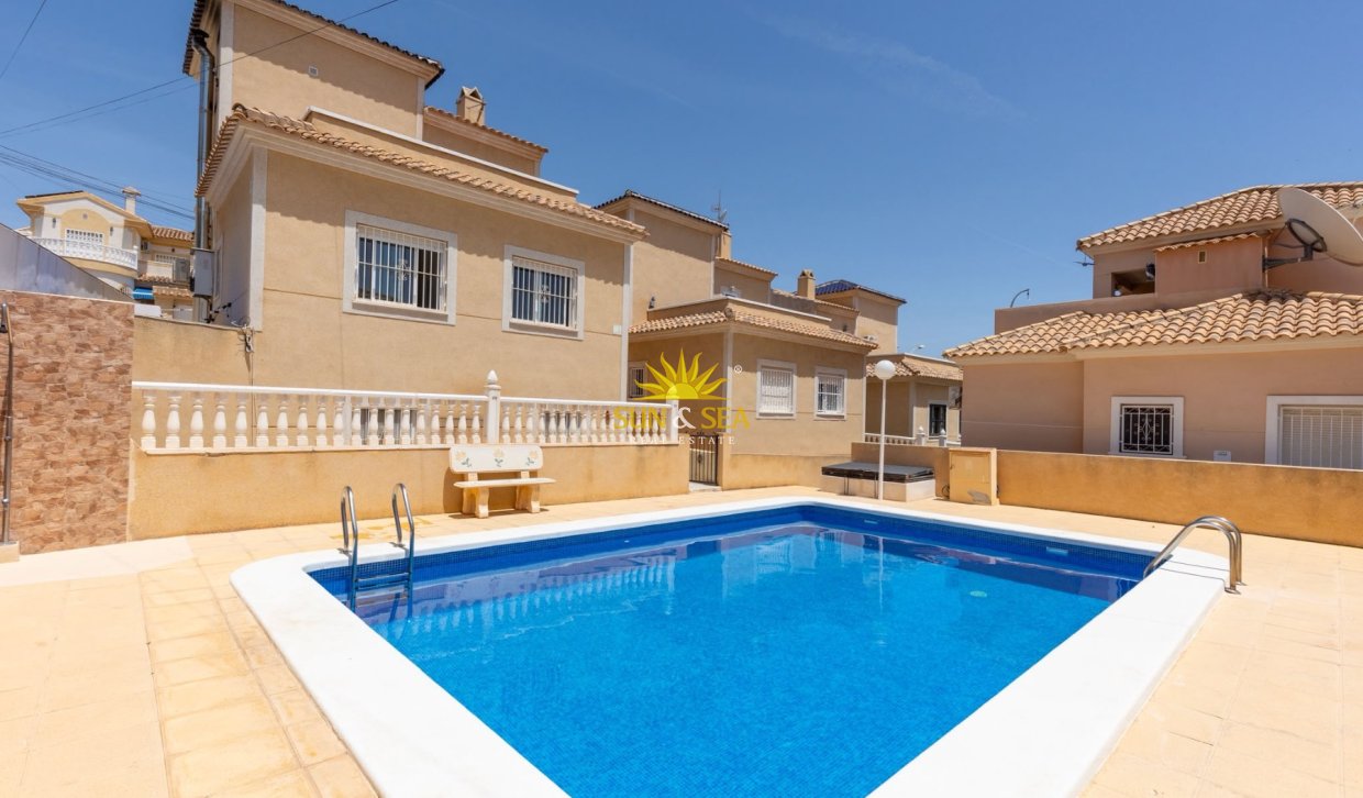 Location à long terme - Villa - Torrevieja - Orihuela costa