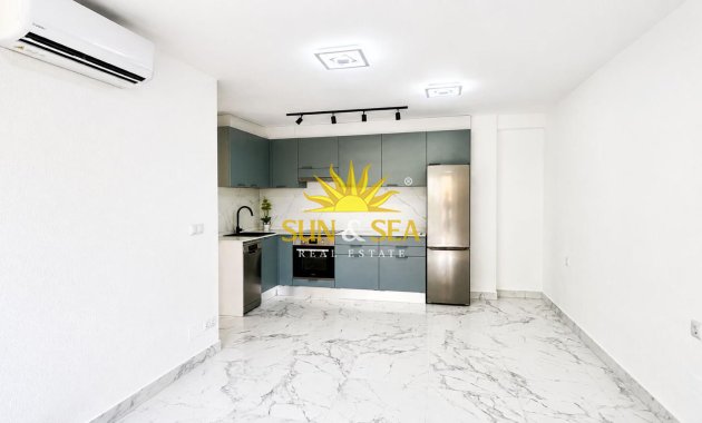 Resale - Apartment - Torrevieja - La veleta