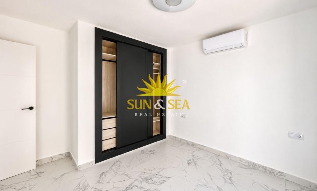 Resale - Apartment - Torrevieja - La veleta
