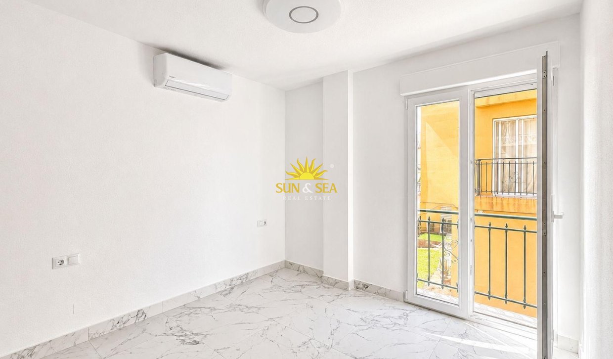 Resale - Apartment - Torrevieja - La veleta