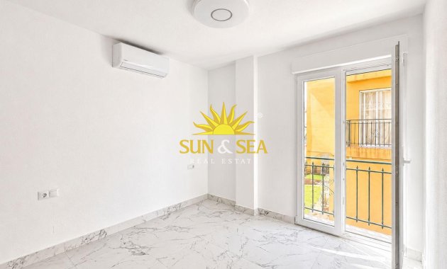 Resale - Apartment - Torrevieja - La veleta