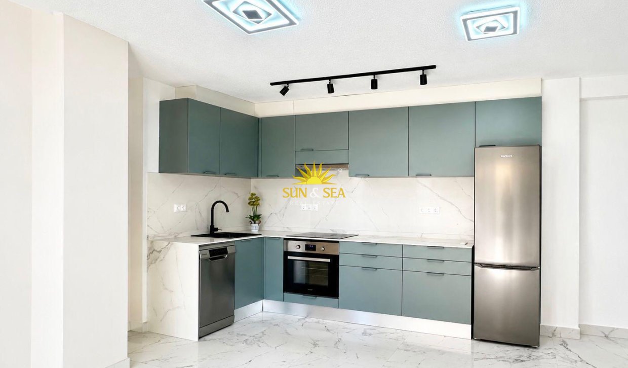 Resale - Apartment - Torrevieja - La veleta