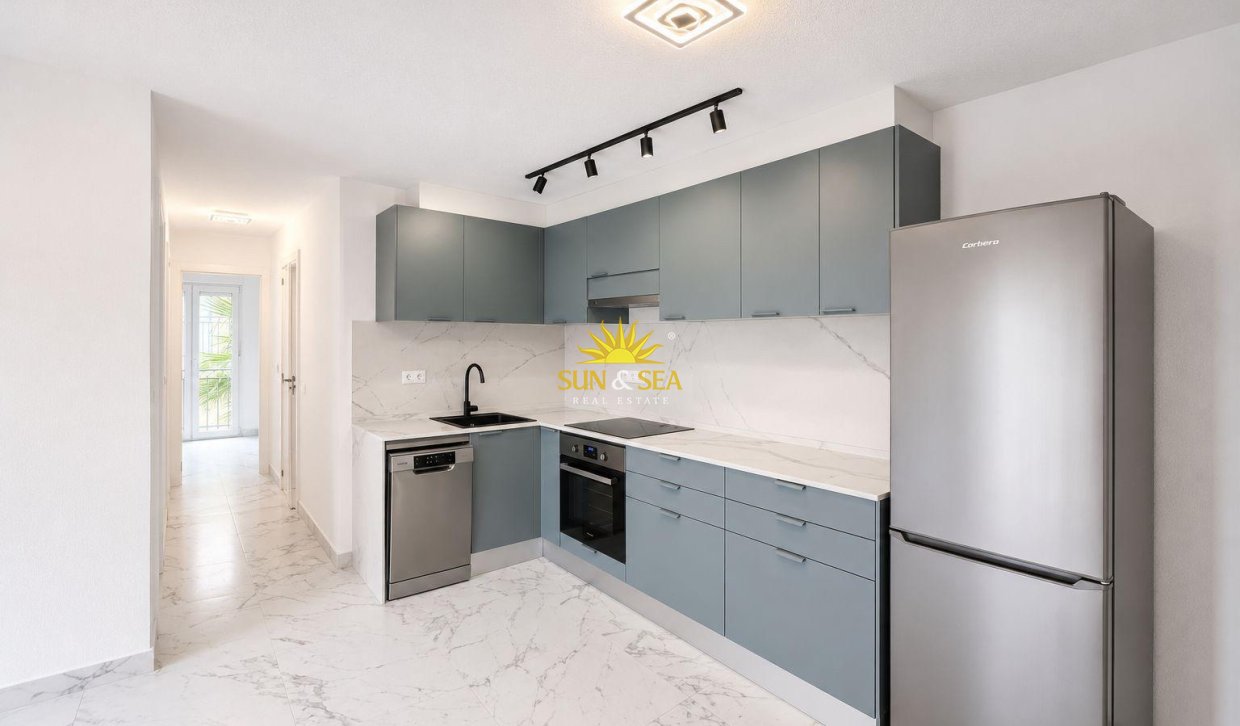 Resale - Apartment - Torrevieja - La veleta