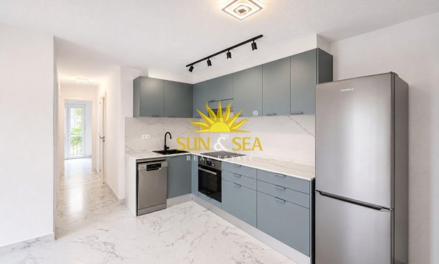 Resale - Apartment - Torrevieja - La veleta