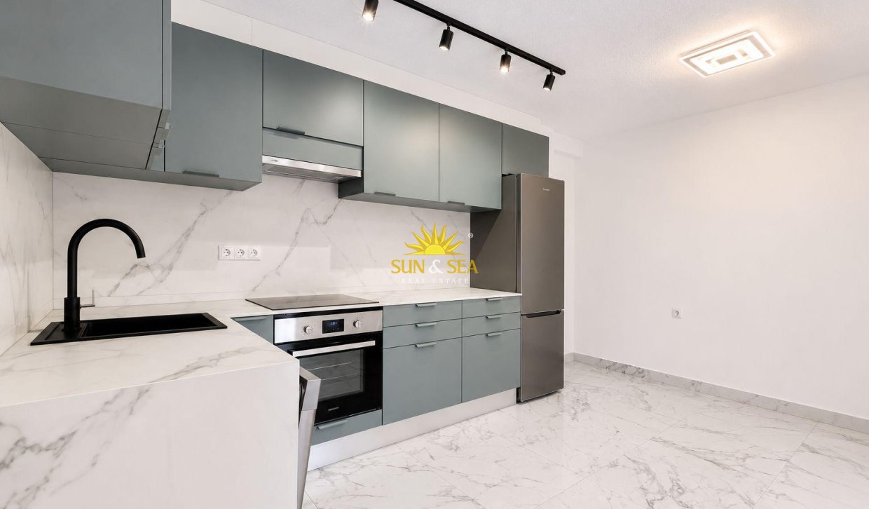 Resale - Apartment - Torrevieja - La veleta