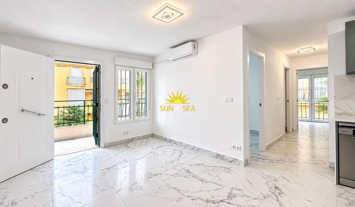 Resale - Apartment - Torrevieja - La veleta