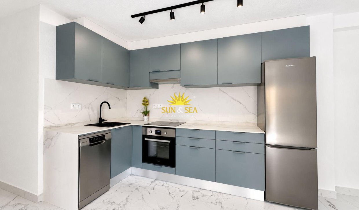 Resale - Apartment - Torrevieja - La veleta