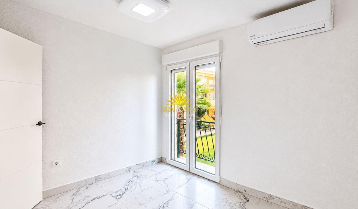 Resale - Apartment - Torrevieja - La veleta