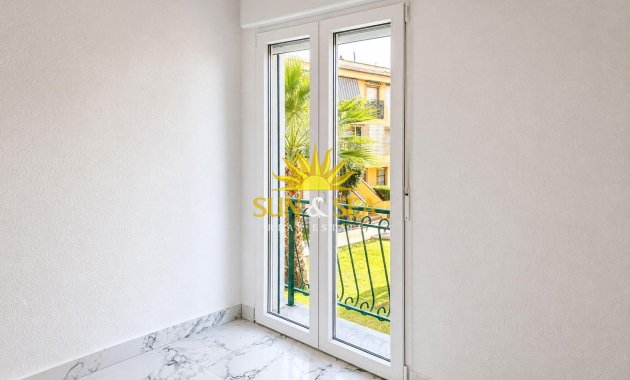 Resale - Apartment - Torrevieja - La veleta