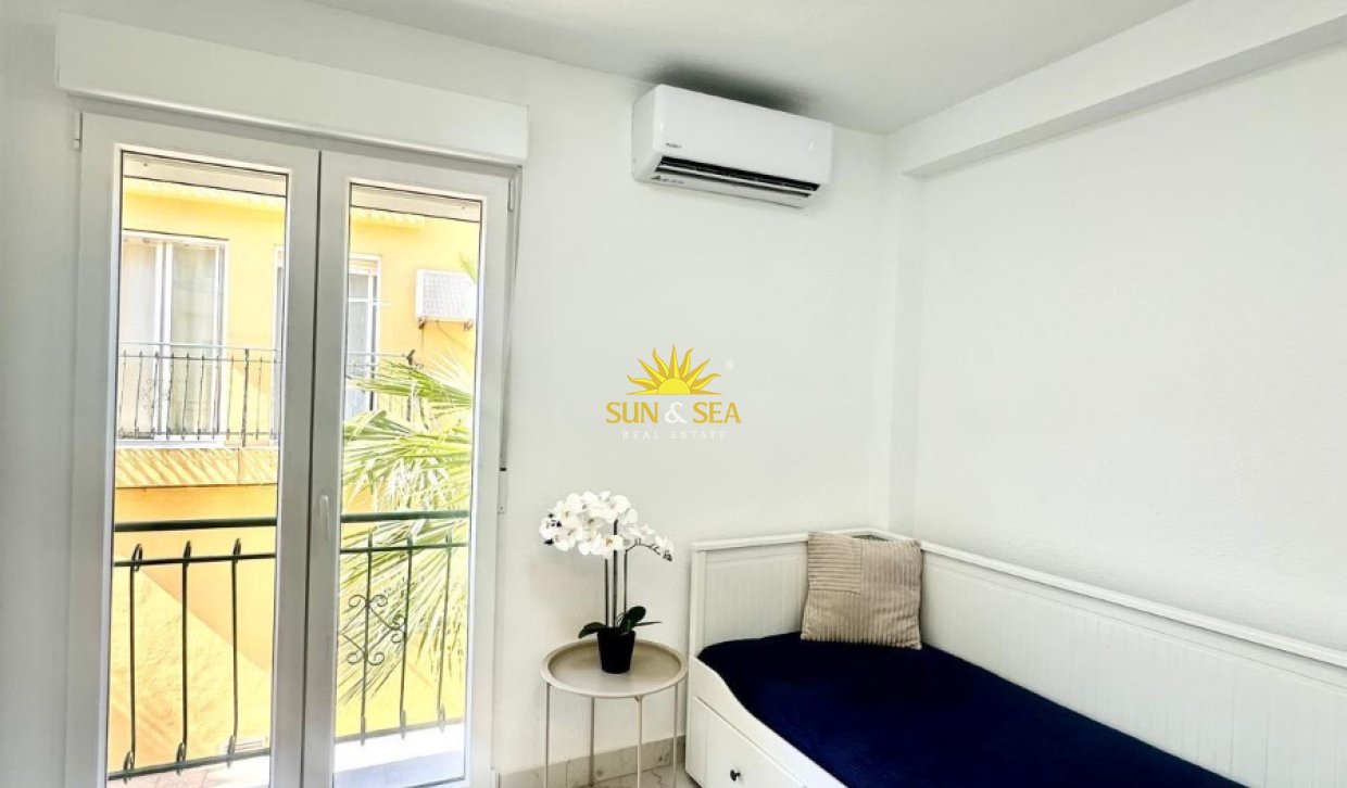 Resale - Apartment - Torrevieja - La veleta