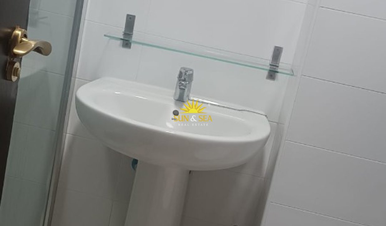Kurzzeit-Vermietung - Wohnung - 
