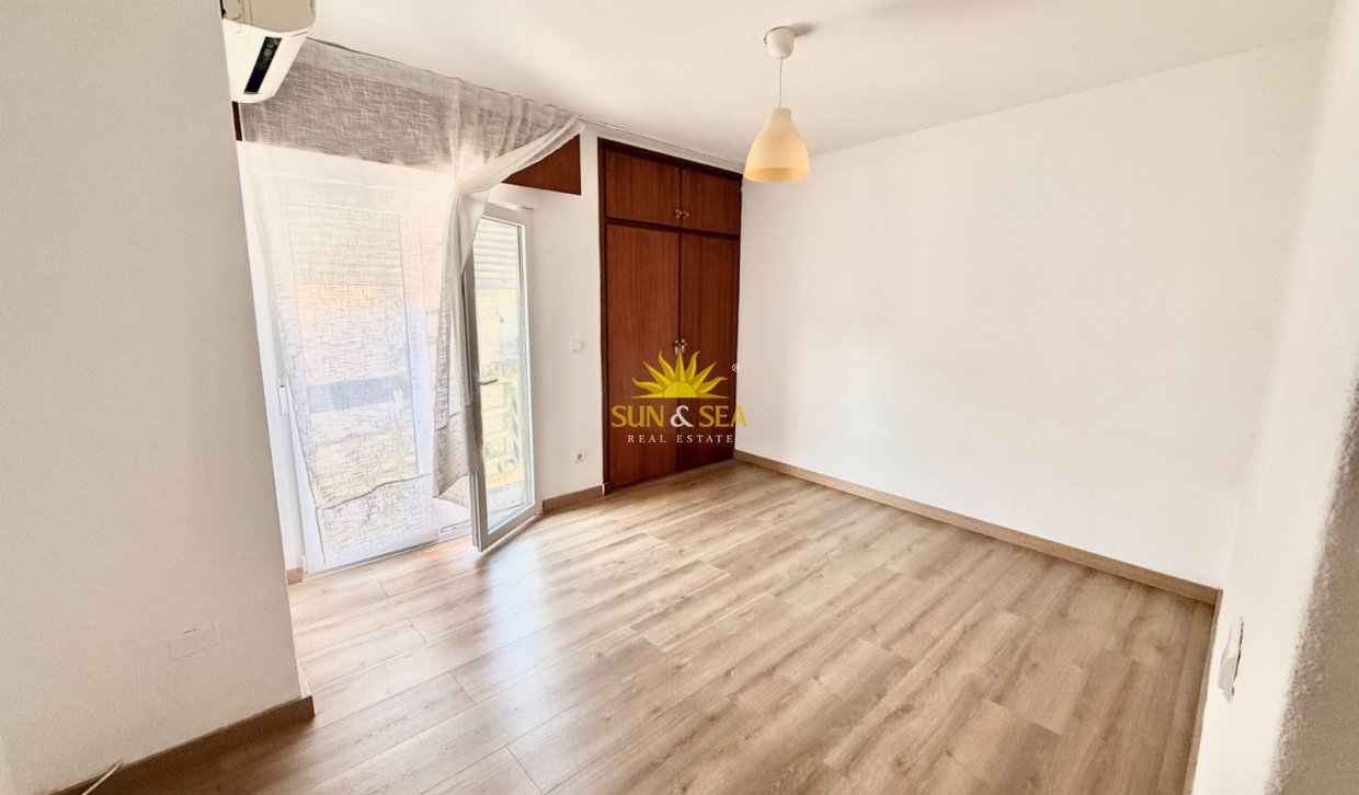 Long Term Rental - Apartment - Alicante - Centro