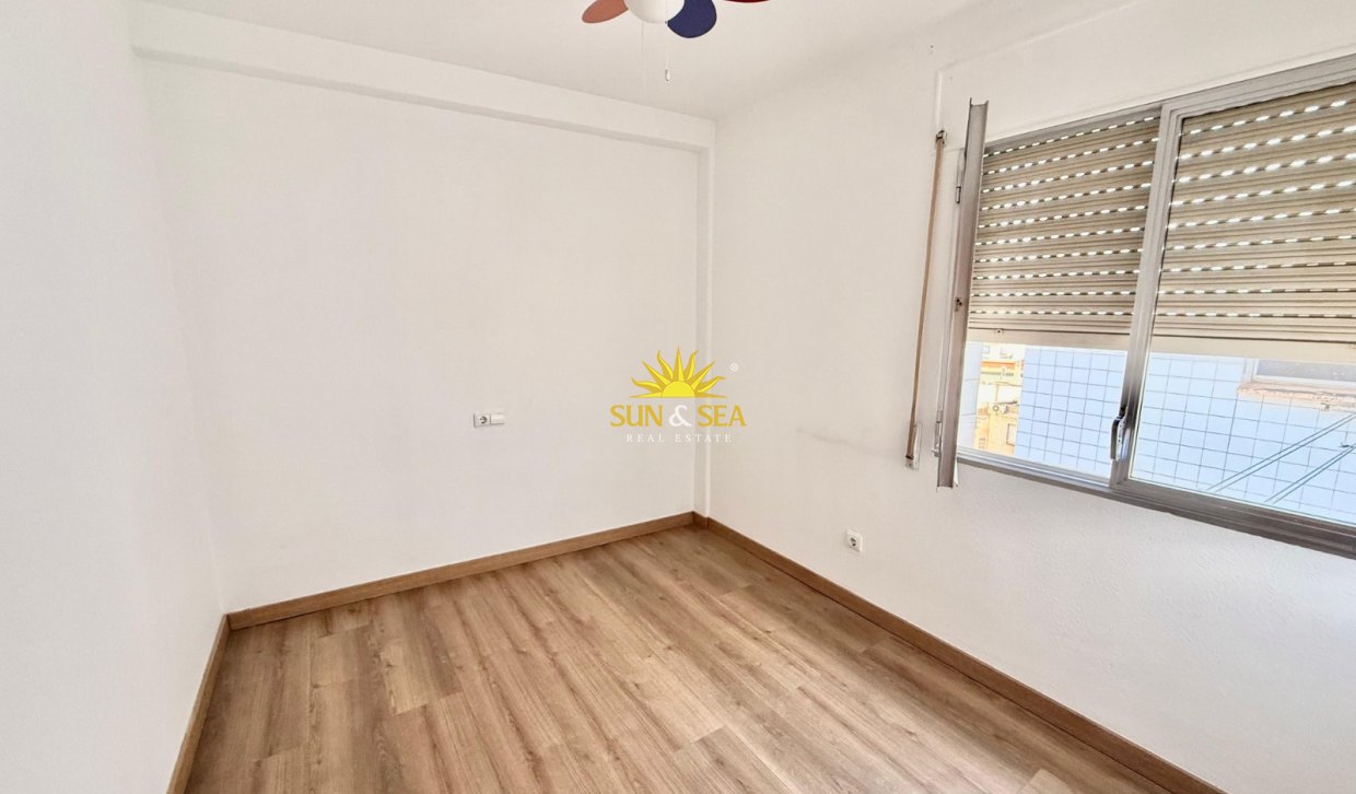 Long Term Rental - Apartment - Alicante - Centro
