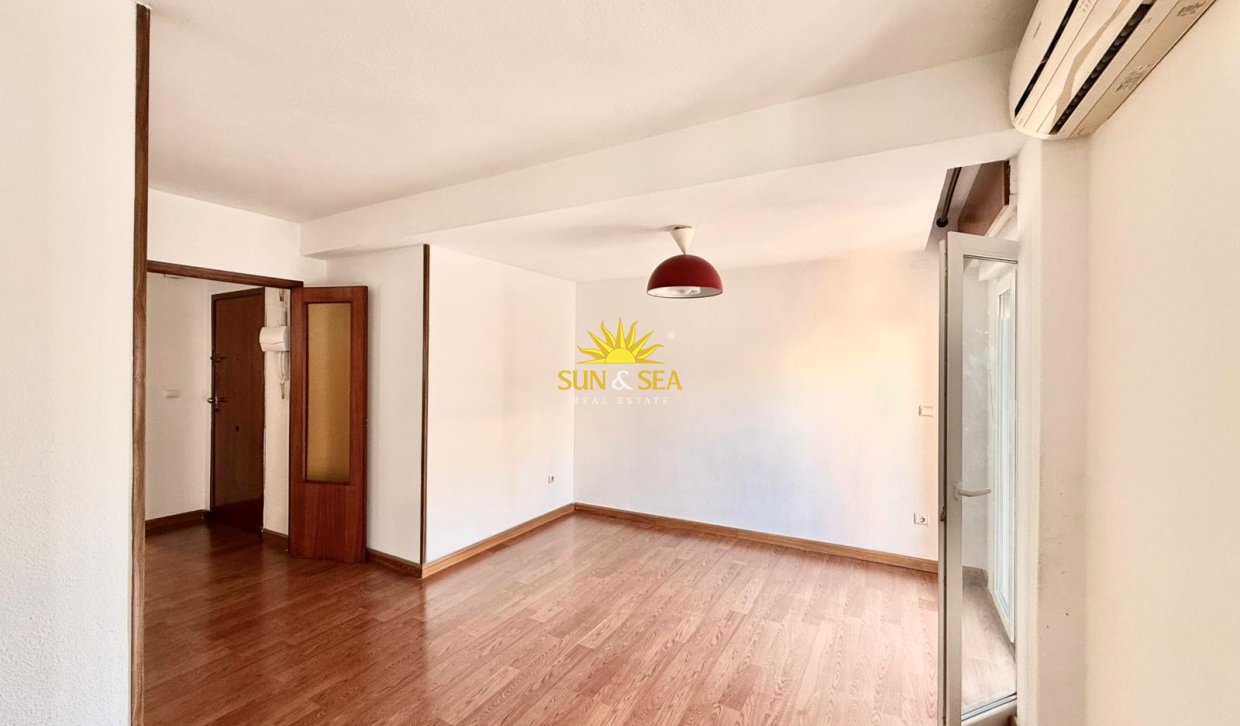 Long Term Rental - Apartment - Alicante - Centro