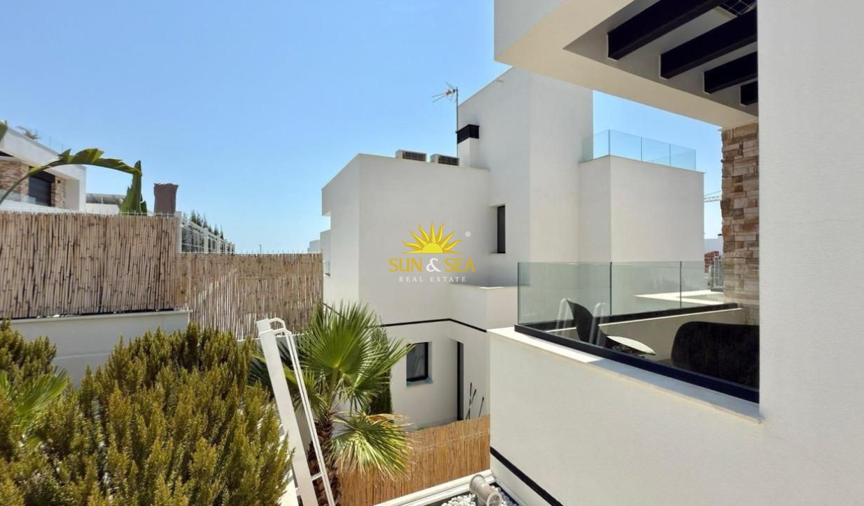 Alquiler a largo plazo - Chalet - Finestrat
