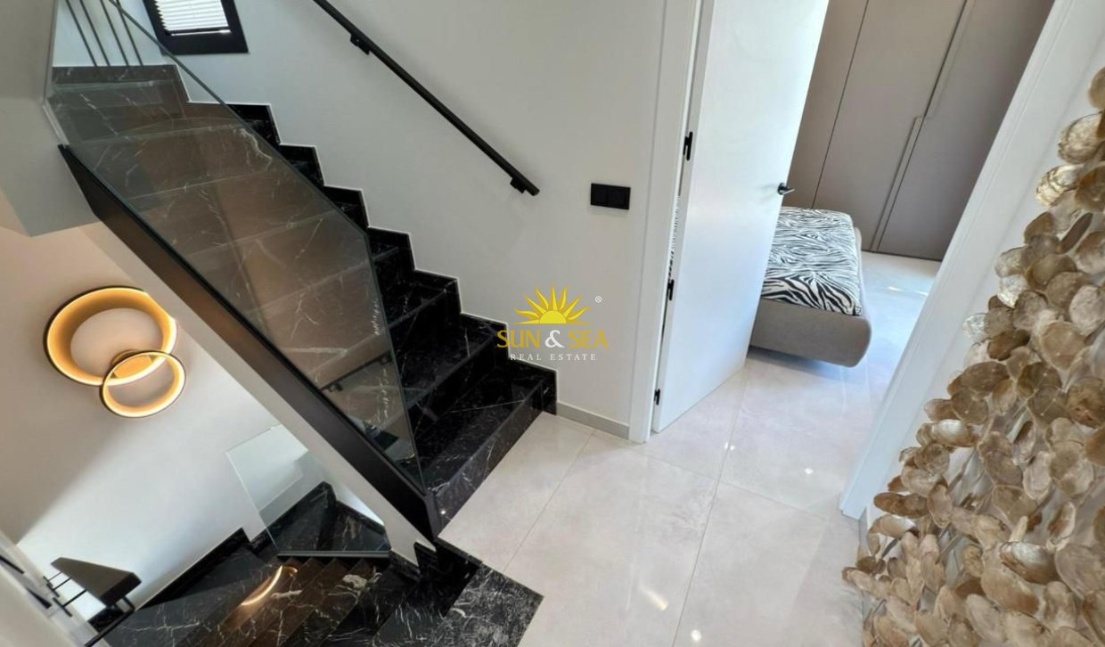 Alquiler a largo plazo - Chalet - Finestrat