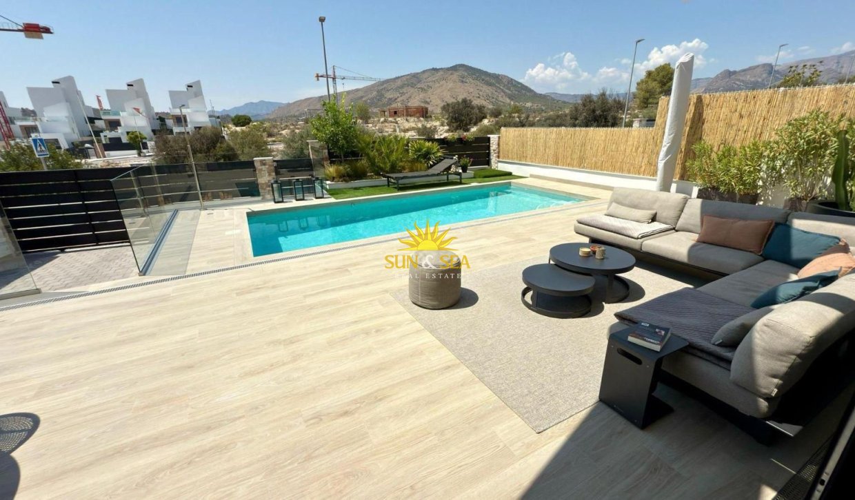 Alquiler a largo plazo - Chalet - Finestrat