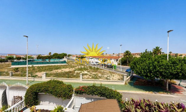 Resale - Townhouse - Torrevieja - Torretas