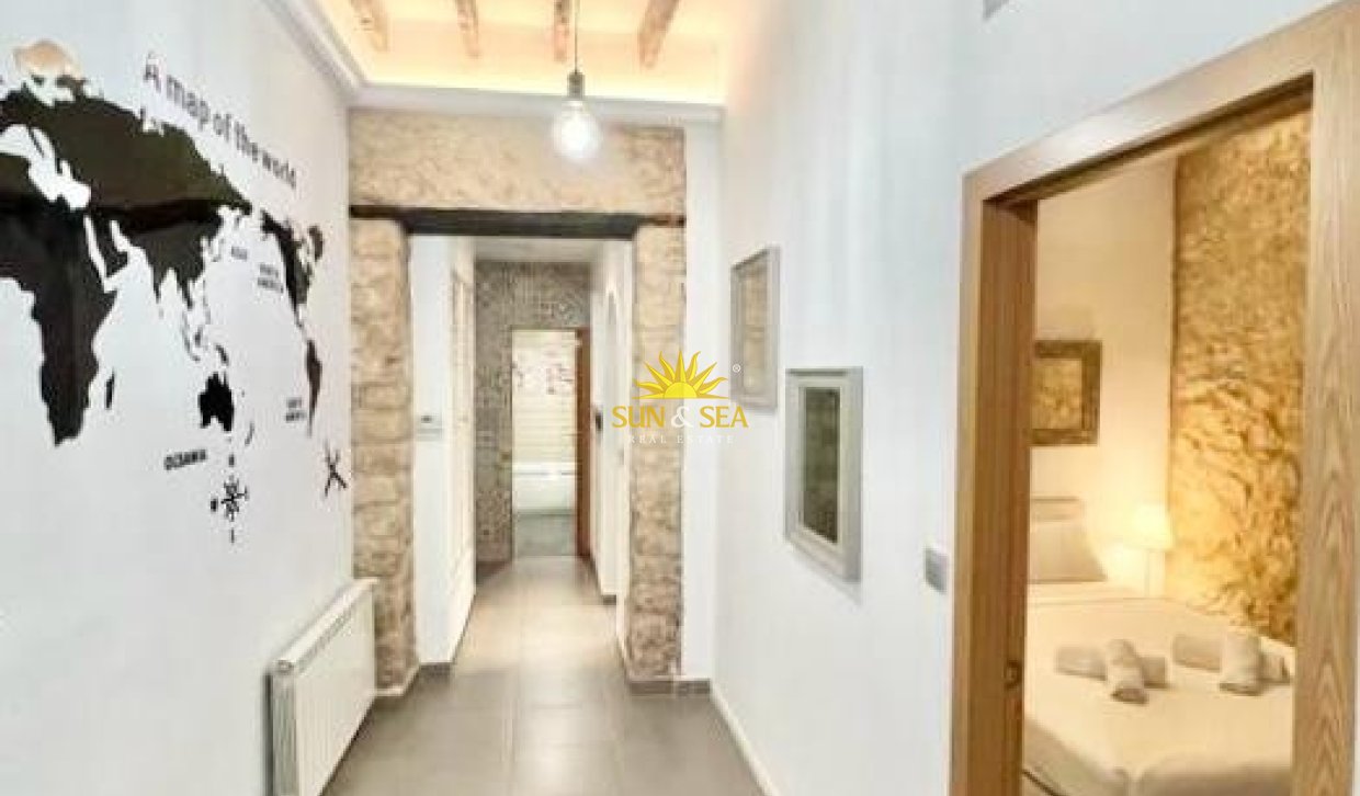 Long Term Rental - Ground Floor - Alicante - Centro