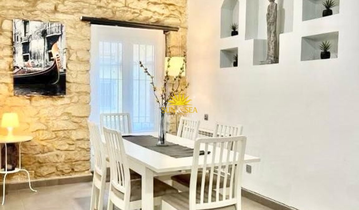 Long Term Rental - Ground Floor - Alicante - Centro